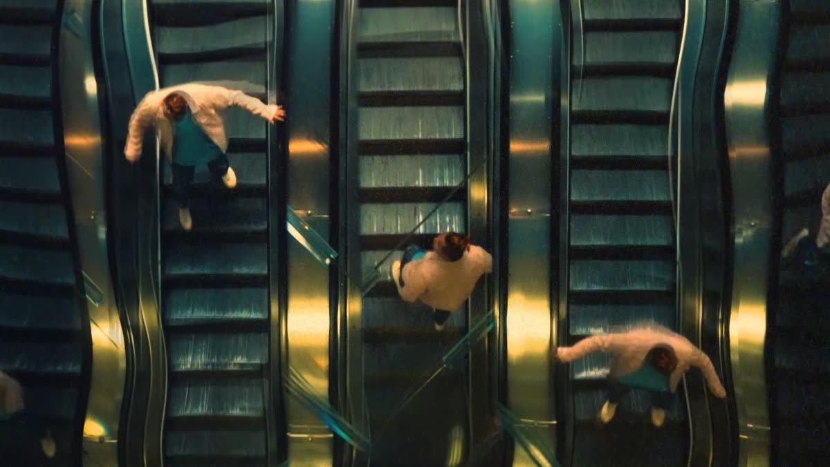 Frame from Reyn